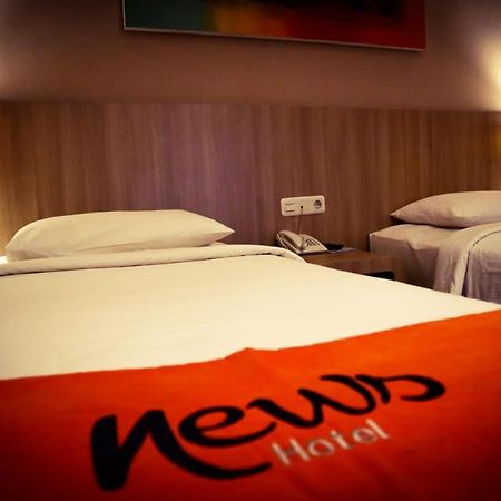 News Hotel Waru Sidoarjo Buitenkant foto
