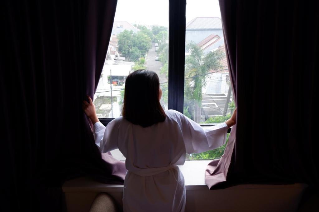 News Hotel Waru Sidoarjo Buitenkant foto