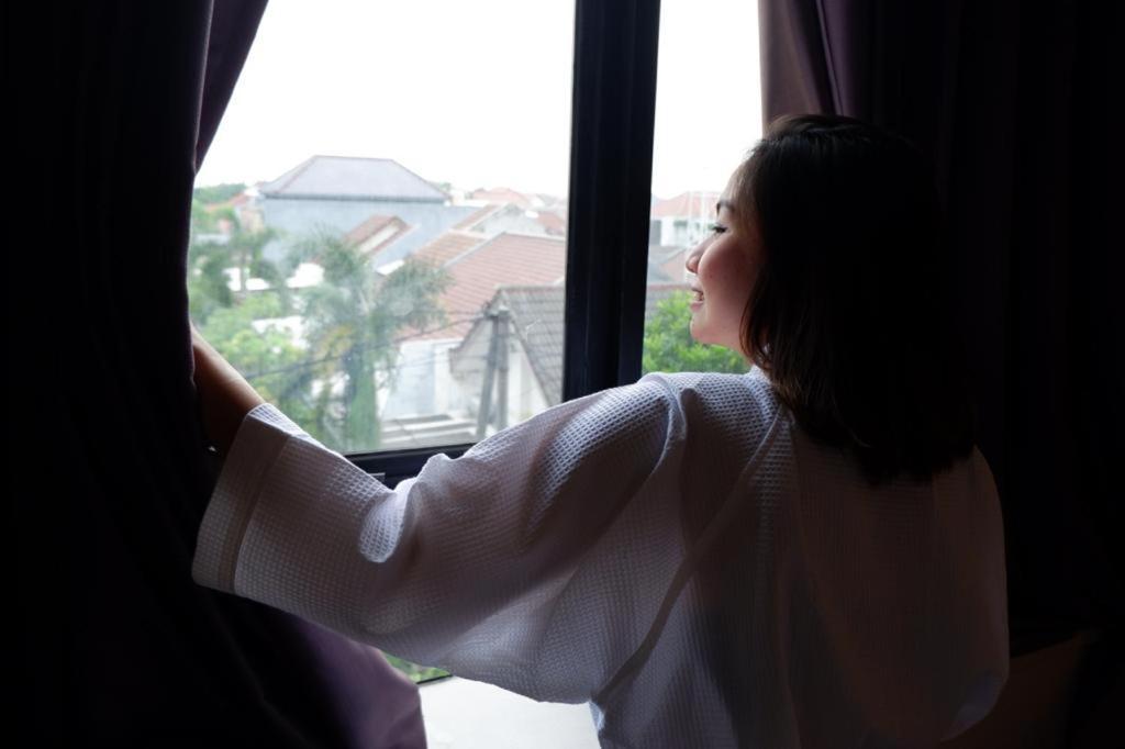 News Hotel Waru Sidoarjo Buitenkant foto