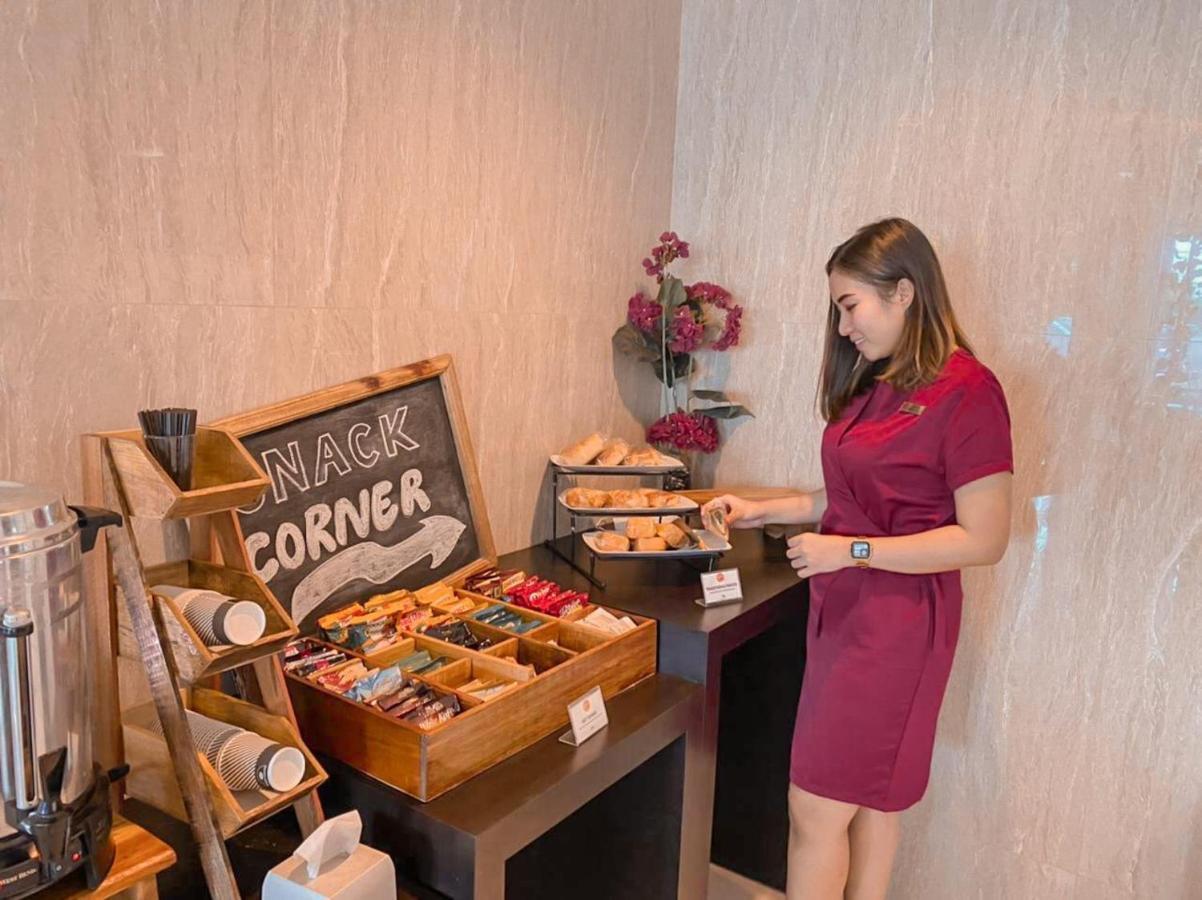 News Hotel Waru Sidoarjo Buitenkant foto
