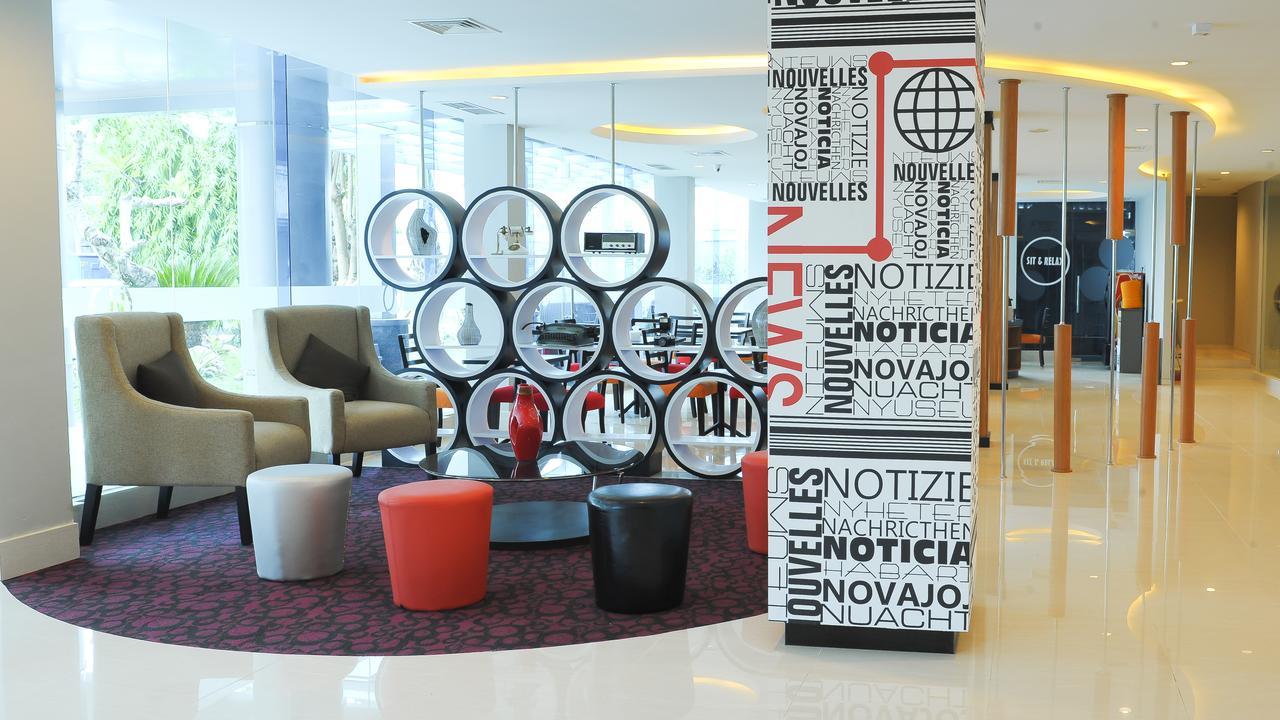 News Hotel Waru Sidoarjo Buitenkant foto