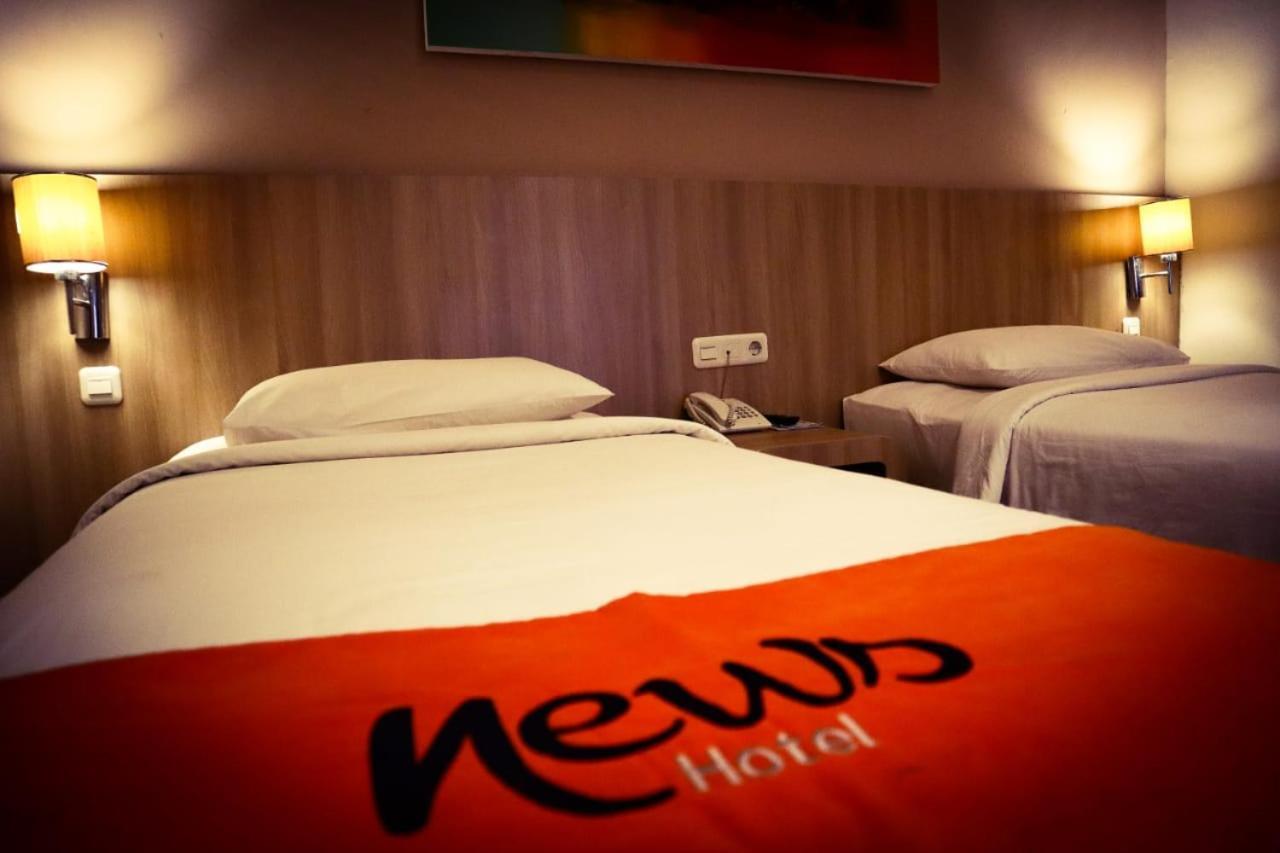 News Hotel Waru Sidoarjo Buitenkant foto