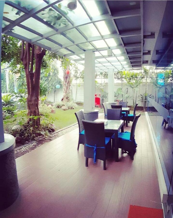 News Hotel Waru Sidoarjo Buitenkant foto